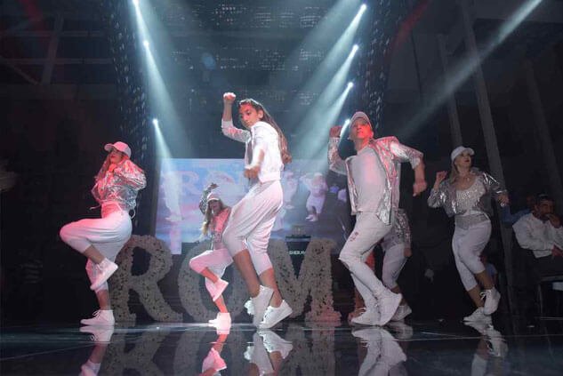 כניסת פרפר לבת מצווה-כניסה לבת מצווה מרגשת מבית מיוזון הפקות